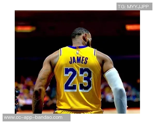 詹姆斯得分能力无与伦比却在三分和罚球上表现不佳的双面人生 詹姆斯得分能力无与伦比却在三分和罚球上表现不佳的双面人生