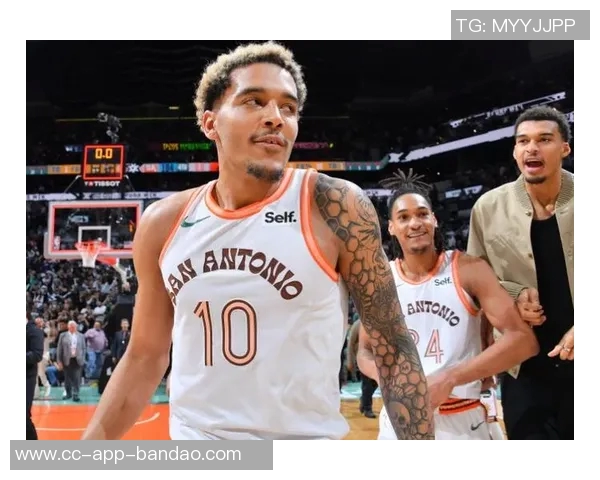 米奇约翰逊谈球队表现：全队急躁影响发挥不仅仅是文班的问题